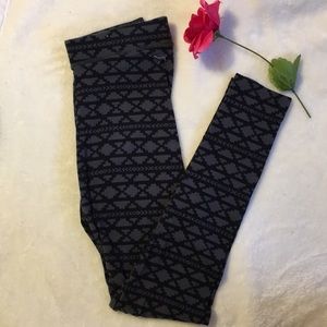 PINK Leggings XS. Grey & Black. & Plum tank top.